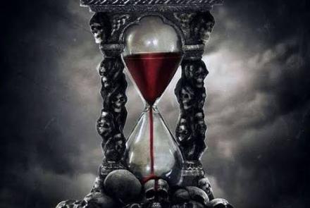 An image of an hourglass 